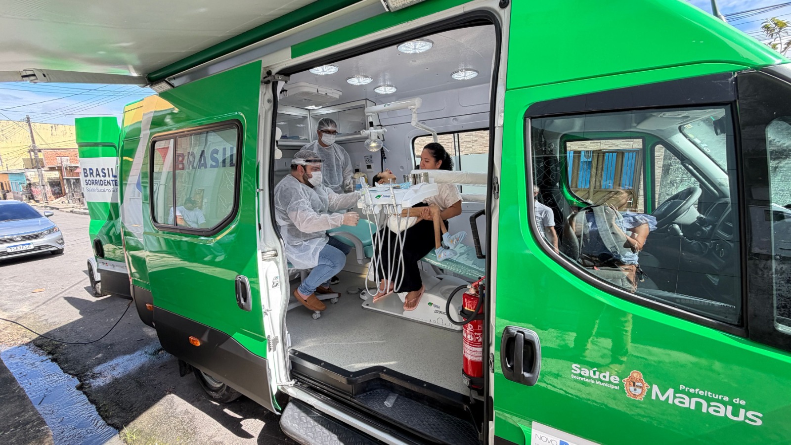 Unidade móvel leva atendimento odontológico em domicílio para pessoas acamadas