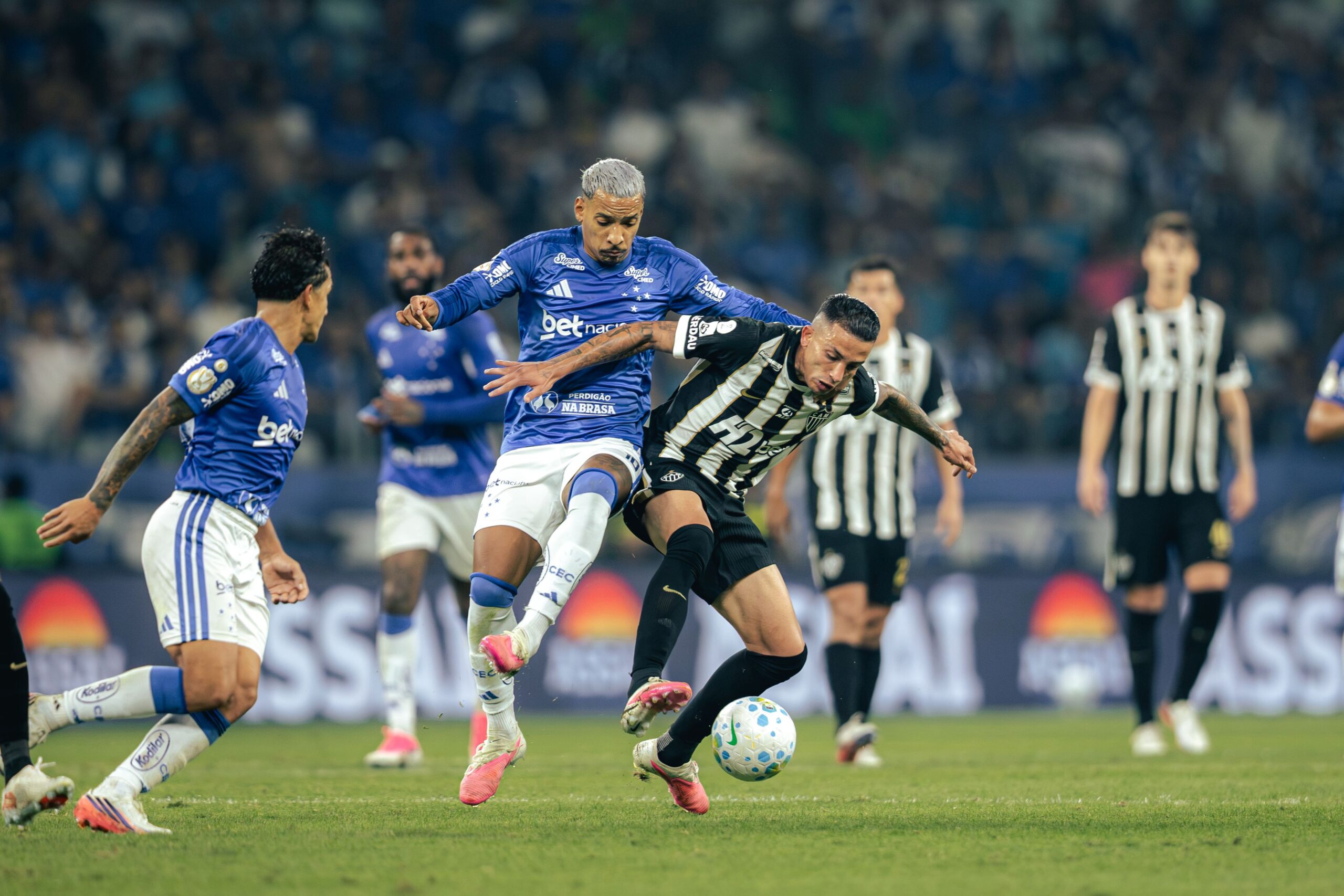 Cruzeiro e Galo empatam pelas quartas da Copa Betano do Brasil